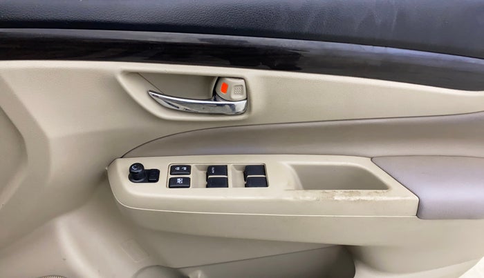 2017 Maruti Ciaz ZDI SHVS, Diesel, Manual, 68,320 km, Driver Side Door Panels Control