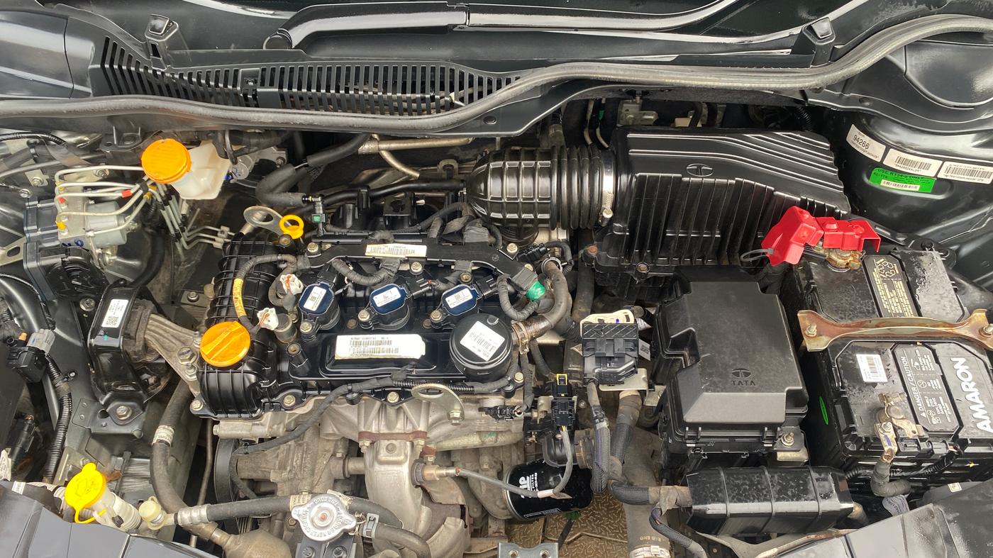 2021 Tata ALTROZ XT PETROL, Petrol, Manual, 36,994 km, Engine View