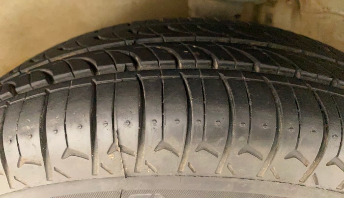 2012 Maruti Alto 800 LXI, Petrol, Manual, 81,974 km, Left Front Tyre Tread