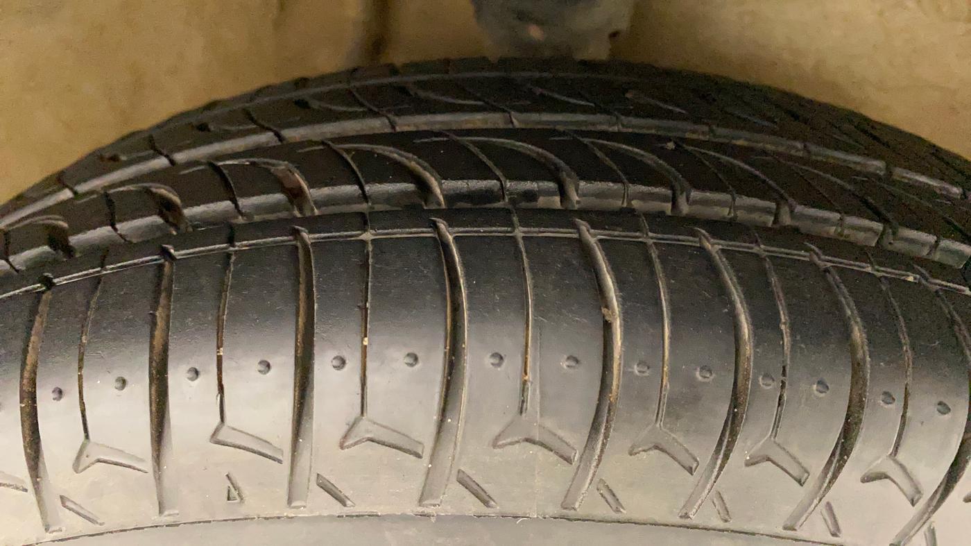 2012 Maruti Alto 800 LXI, Petrol, Manual, 81,974 km, Right Front Tyre Tread