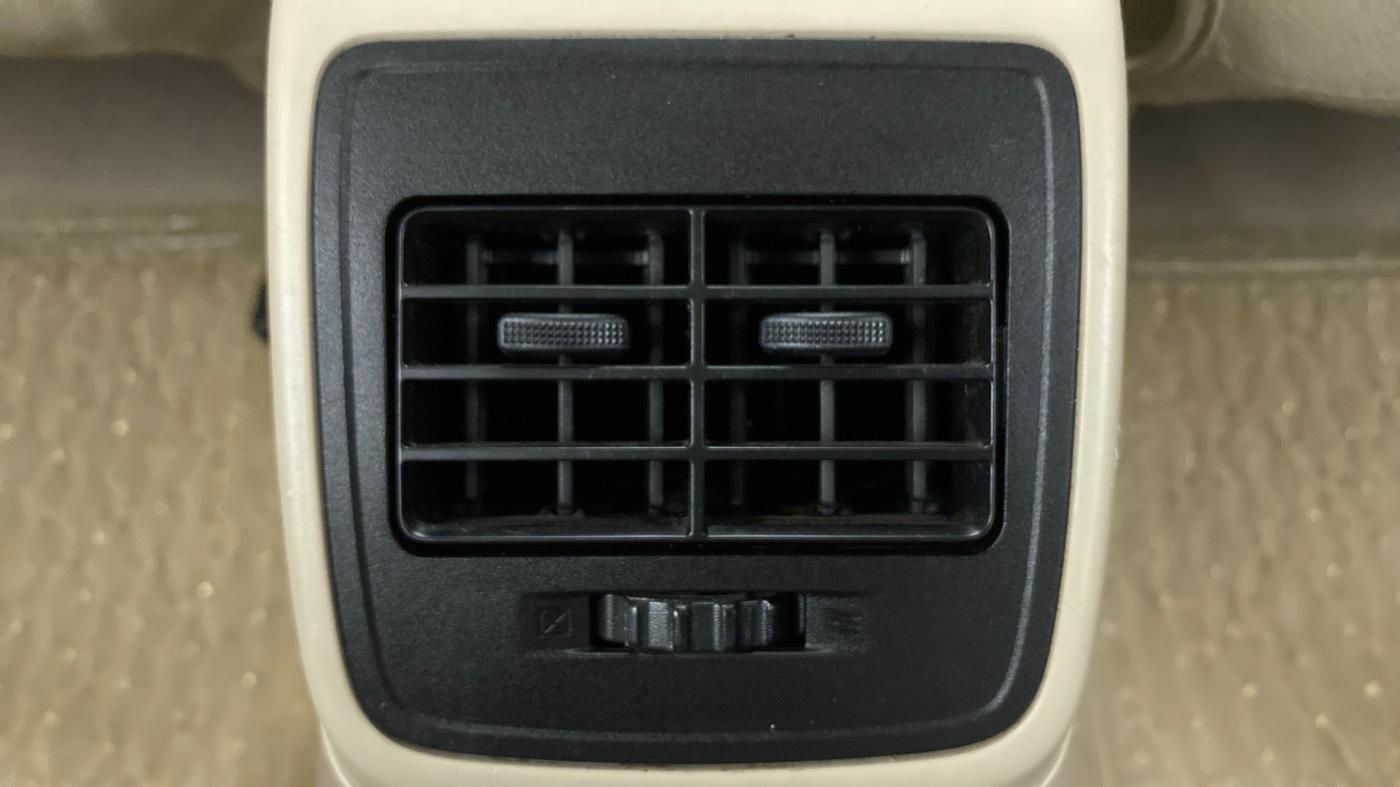 2017 Maruti Dzire ZXI AMT, Petrol, Automatic, 35,417 km, Rear AC Vents