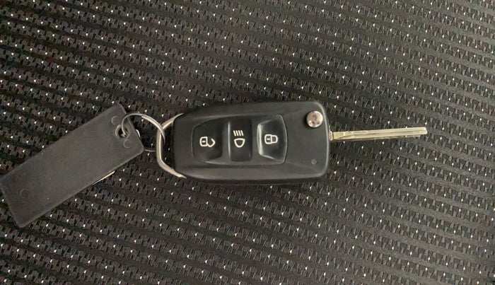 2019 Tata TIGOR XZ PETROL, Petrol, Manual, 53,289 km, Key Close Up