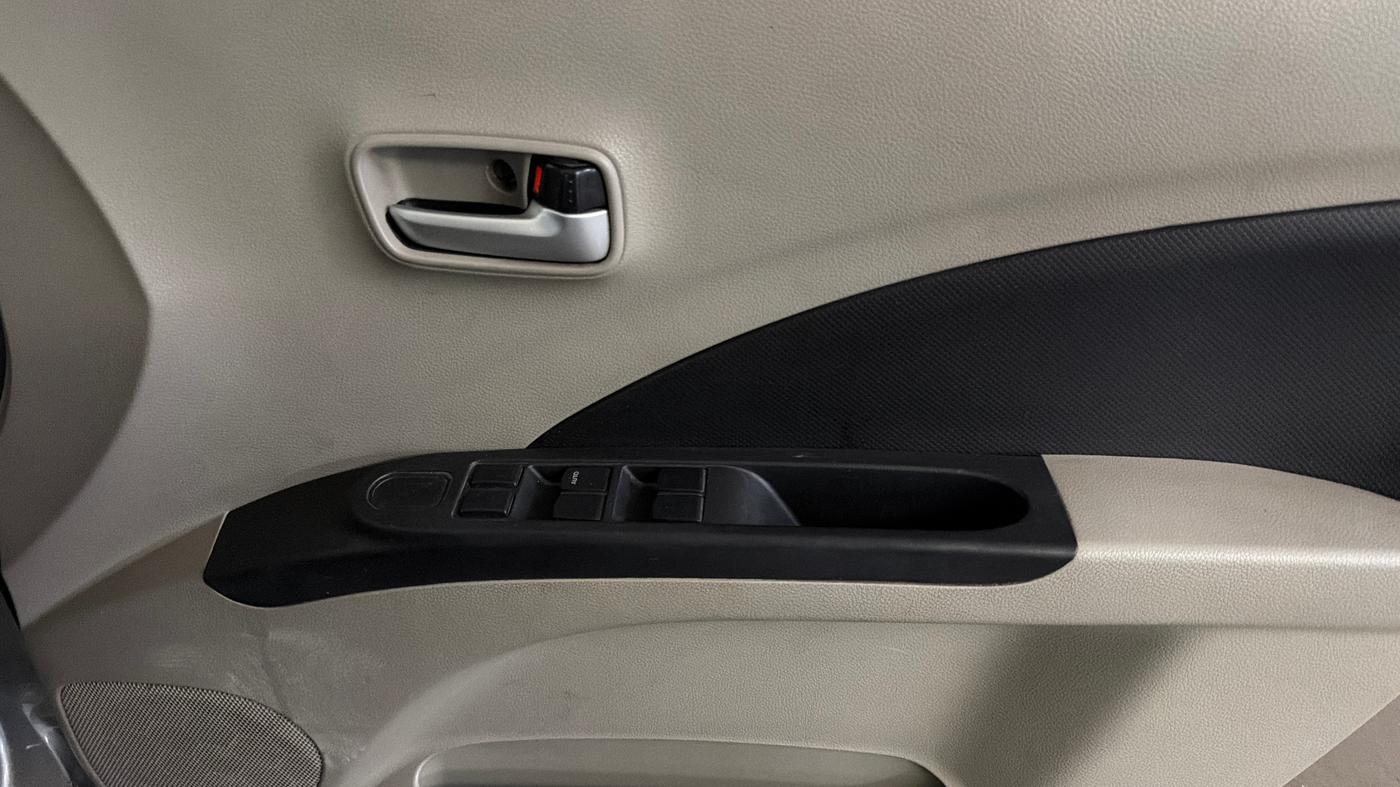 2016 Maruti Celerio VXI AMT, CNG, Automatic, 67,021 km, Driver Side Door Panels Control
