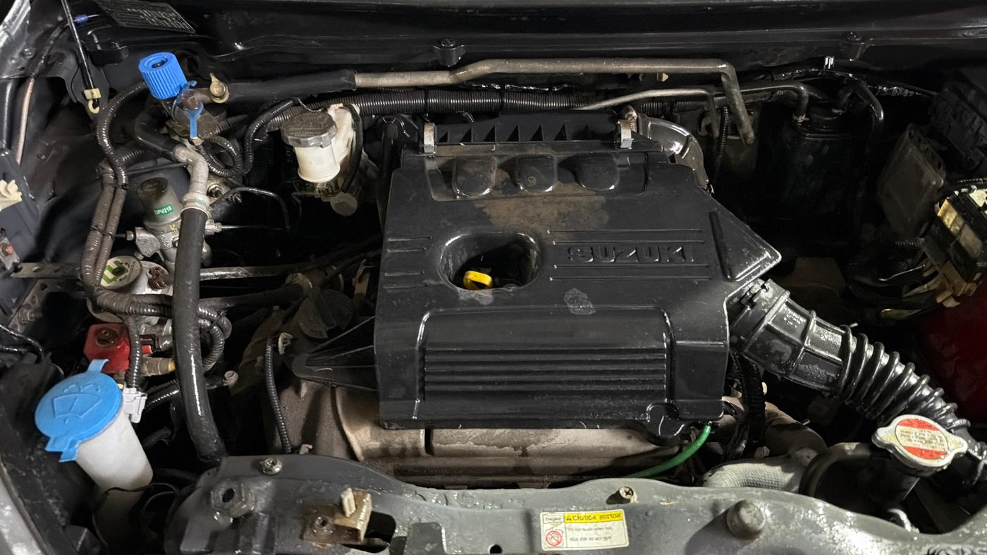 2016 Maruti Celerio VXI AMT, CNG, Automatic, 67,021 km, Engine View - Right