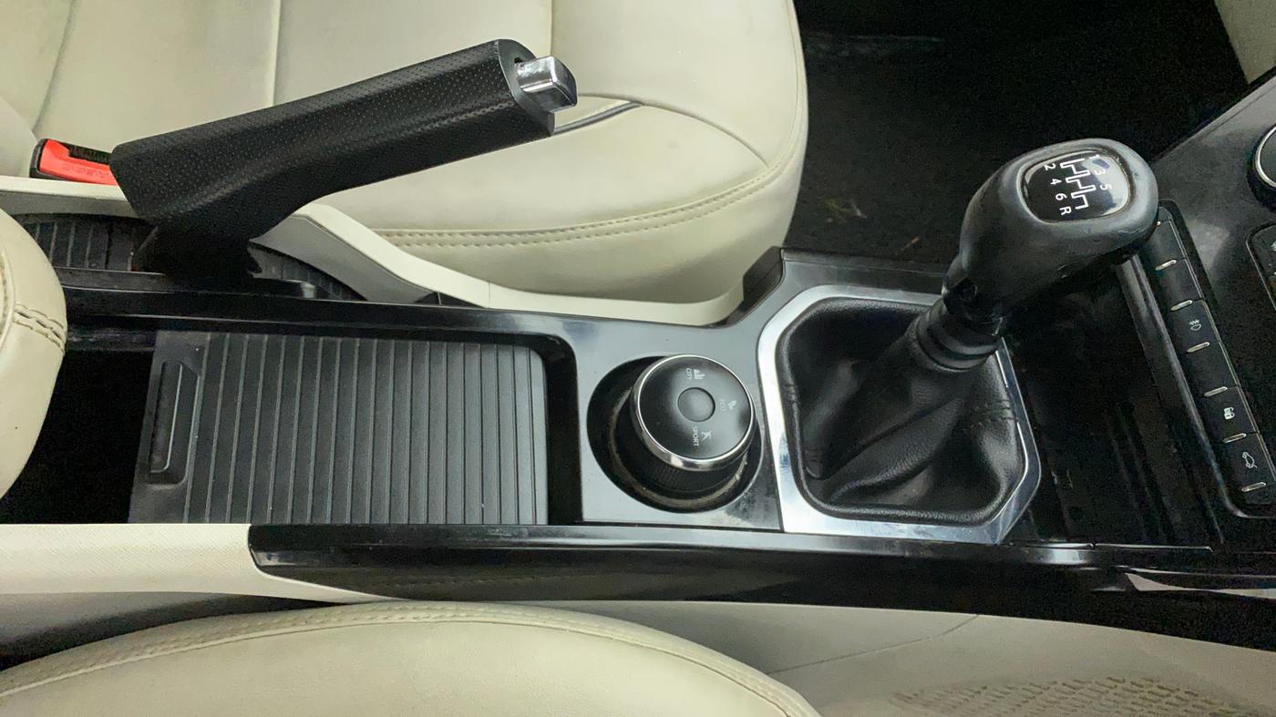 2020 Tata NEXON XZ PLUS PETROL, Petrol, Manual, 62,836 km, Gear Lever