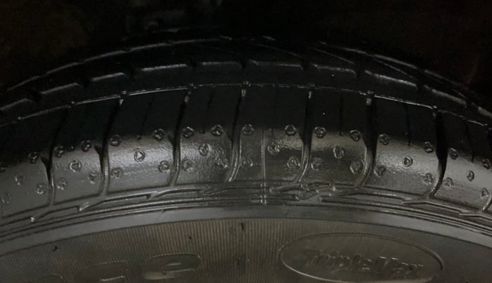 2019 Maruti Celerio VXI CNG, CNG, Manual, 50,834 km, Right Front Tyre Tread