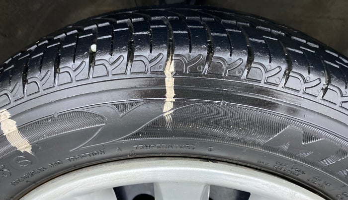 2017 Maruti Wagon R 1.0 VXI, Petrol, Manual, 35,775 km, Right Front Tyre Tread