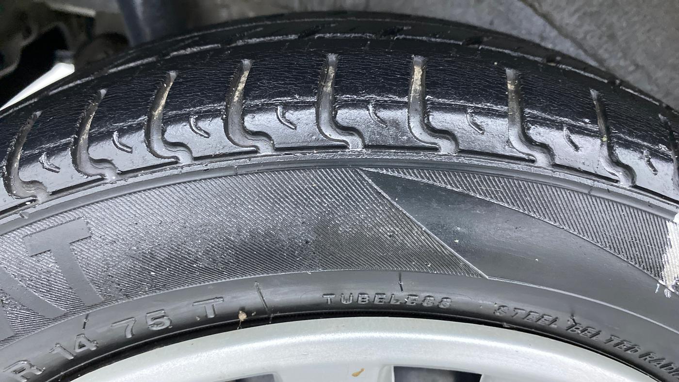 2017 Maruti Wagon R 1.0 VXI, Petrol, Manual, 35,775 km, Right Rear Tyre Tread