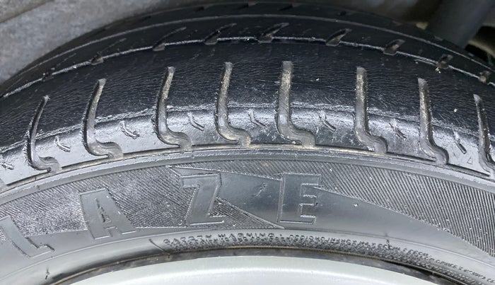 2017 Maruti Wagon R 1.0 VXI, Petrol, Manual, 35,775 km, Left Rear Tyre Tread