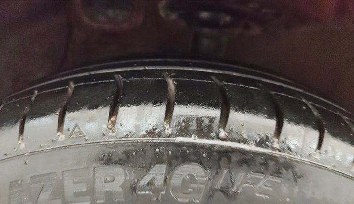 2016 Hyundai Grand i10 MAGNA 1.2 KAPPA VTVT, Petrol, Manual, 45,536 km, Left Front Tyre Tread