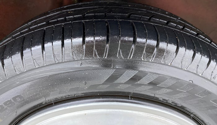 2013 Maruti Alto K10 VXI P, Petrol, Manual, 42,200 km, Right Front Tyre Tread