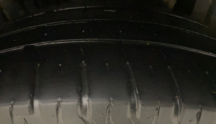 2019 Maruti Ertiga ZXI AT SHVS, Petrol, Automatic, 42,989 km, Left Rear Tyre Tread