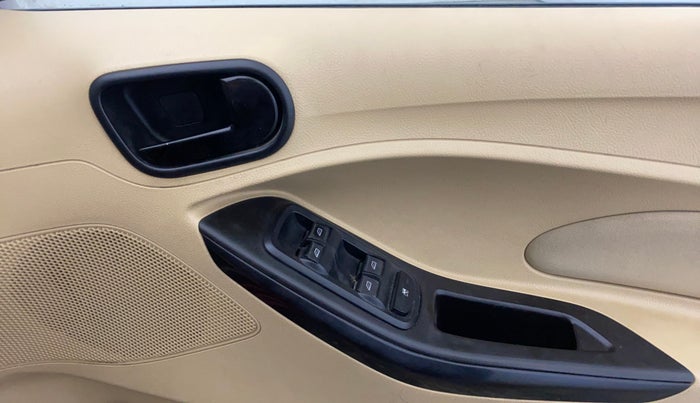 2015 Ford Figo Aspire TREND 1.2 PETROL, Petrol, Manual, 45,957 km, Driver Side Door Panels Control