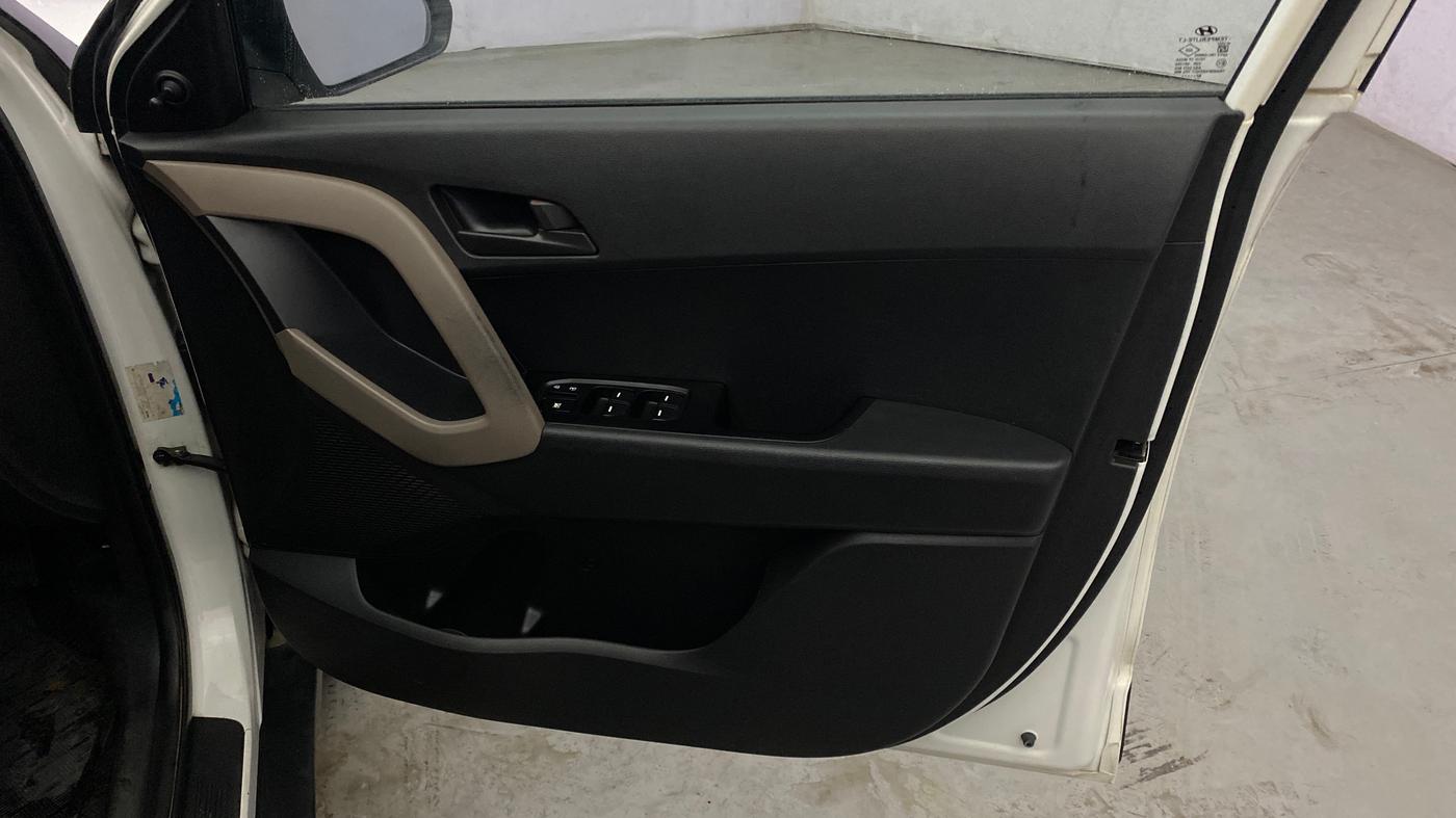 2015 Hyundai Creta BASE 1.6 PETROL, Petrol, Manual, 50,019 km, Driver Side Door Panels Control