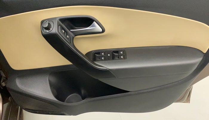 2017 Volkswagen Polo HIGHLINE1.2L, Petrol, Manual, 54,287 km, Driver Side Door Panels Control