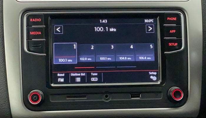 2017 Volkswagen Polo HIGHLINE1.2L, Petrol, Manual, 54,287 km, Infotainment System