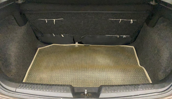 2017 Volkswagen Polo HIGHLINE1.2L, Petrol, Manual, 54,287 km, Boot Inside