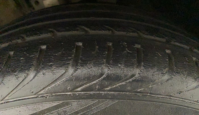 2017 Volkswagen Polo HIGHLINE1.2L, Petrol, Manual, 54,287 km, Left Front Tyre Tread