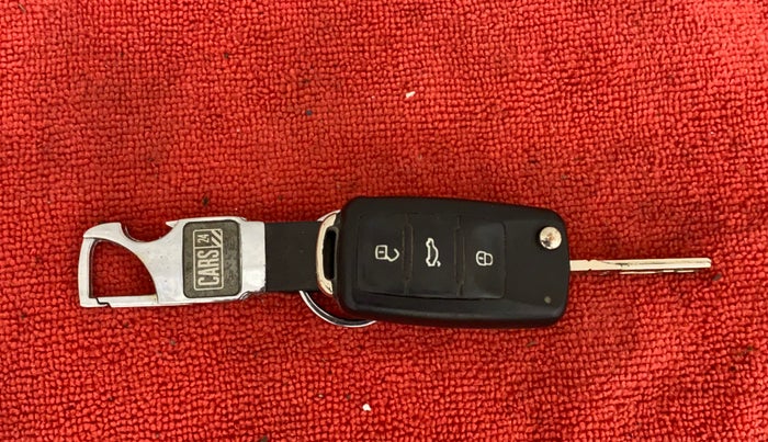 2017 Volkswagen Polo HIGHLINE1.2L, Petrol, Manual, 54,287 km, Key Close Up