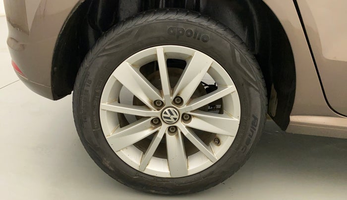 2017 Volkswagen Polo HIGHLINE1.2L, Petrol, Manual, 54,287 km, Right Rear Wheel
