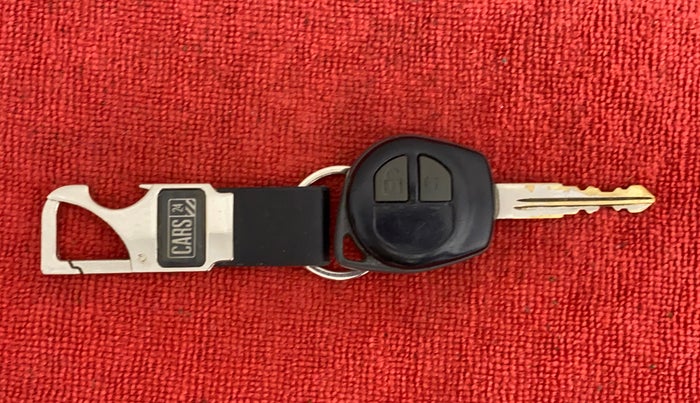 2012 Maruti Swift VXI D, Petrol, Manual, 74,741 km, Key Close Up