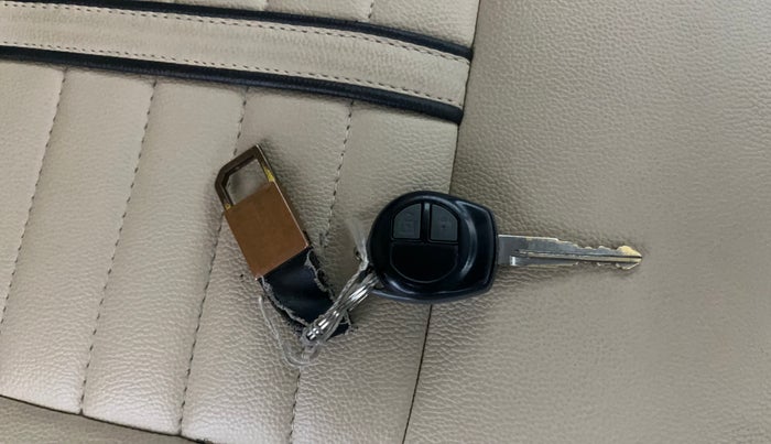 2018 Maruti Wagon R 1.0 VXI AMT, Petrol, Automatic, 30,520 km, Key Close Up