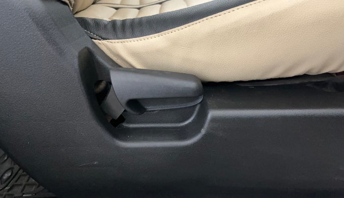 2018 Maruti Wagon R 1.0 VXI AMT, Petrol, Automatic, 30,520 km, Driver Side Adjustment Panel