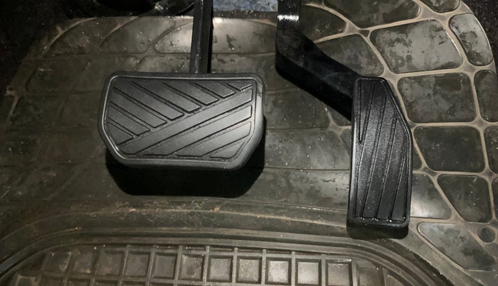 2018 Maruti Wagon R 1.0 VXI AMT, Petrol, Automatic, 30,520 km, Pedals