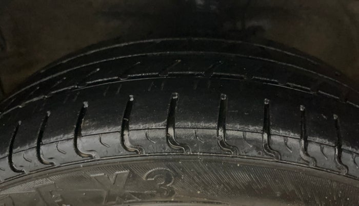 2018 Maruti Wagon R 1.0 VXI AMT, Petrol, Automatic, 30,520 km, Left Front Tyre Tread