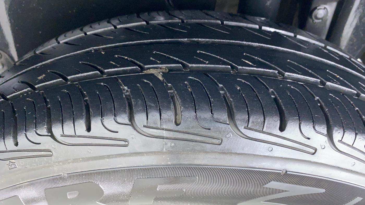 2017 Maruti Swift VXI D, Petrol, Manual, 88,512 km, Left Rear Tyre Tread