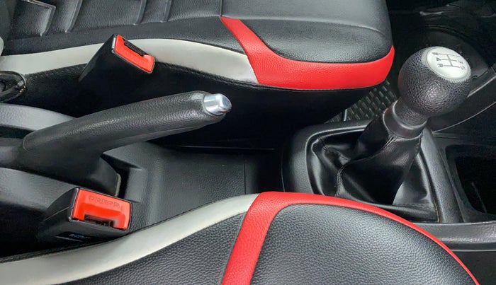 2017 Maruti Swift VXI D, Petrol, Manual, 88,512 km, Gear Lever