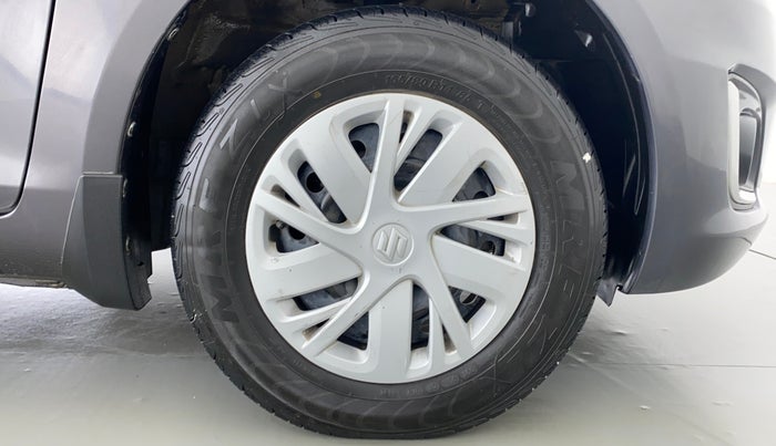 2017 Maruti Swift VXI D, Petrol, Manual, 88,512 km, Right Front Wheel