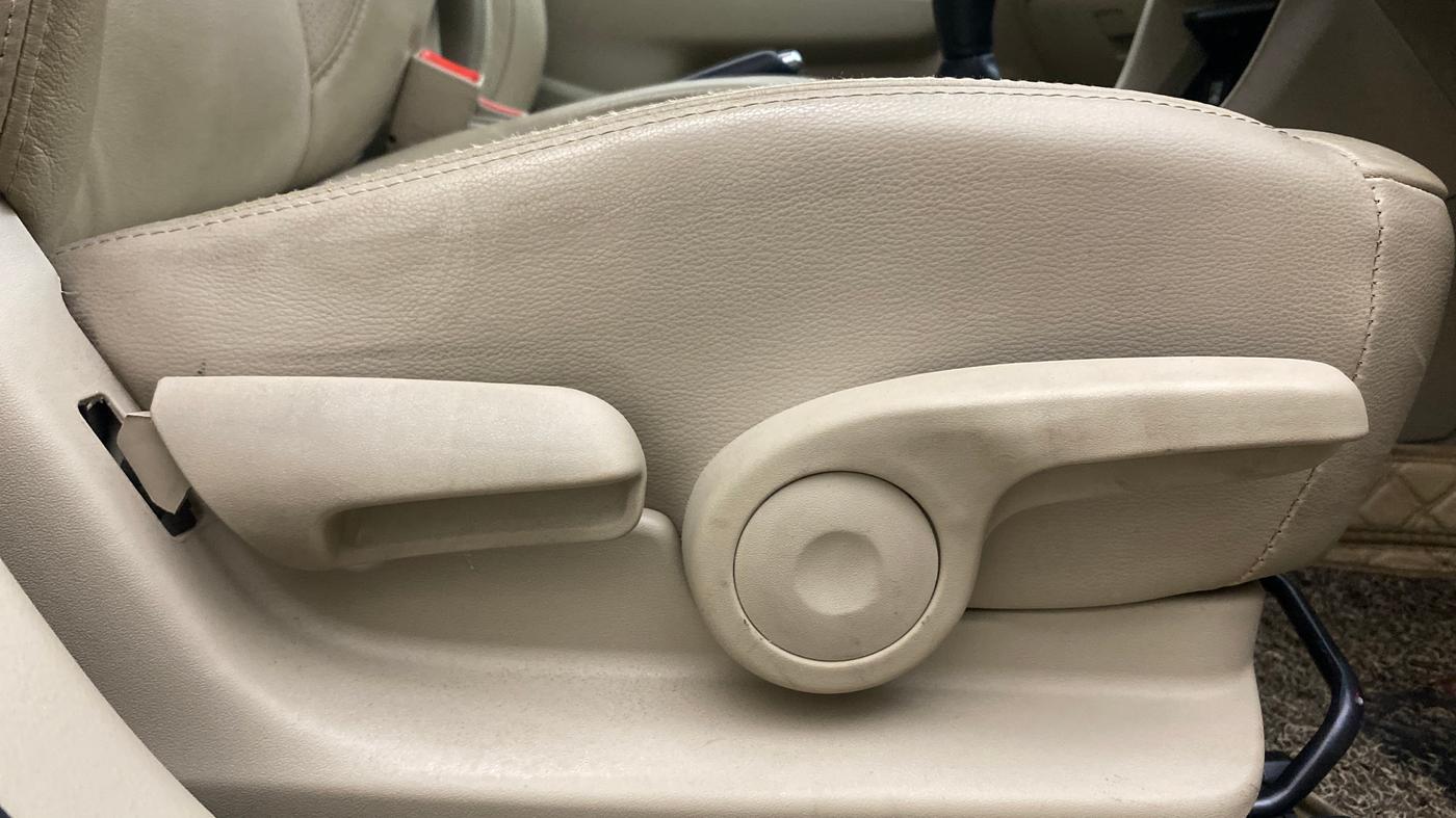 2019 Maruti Ciaz ALPHA 1.5 SHVS PETROL, Petrol, Manual, 31,418 km, Driver Side Adjustment Panel