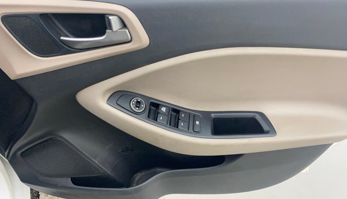 2018 Hyundai Elite i20 MAGNA EXECUTIVE 1.2, Petrol, Manual, 66,903 km, Driver Side Door Panels Control