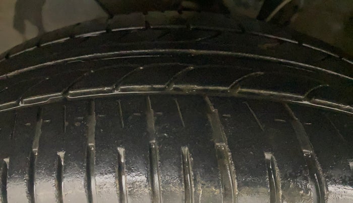 2018 Hyundai Elite i20 MAGNA EXECUTIVE 1.2, Petrol, Manual, 66,903 km, Left Front Tyre Tread