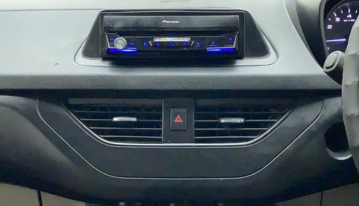 2018 Tata NEXON XE PETROL, Petrol, Manual, 17,747 km, AC Unit - Front vent has minor damage
