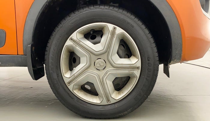 2018 Tata NEXON XE PETROL, Petrol, Manual, 17,747 km, Right Front Wheel