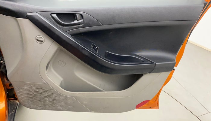 2018 Tata NEXON XE PETROL, Petrol, Manual, 17,747 km, Driver Side Door Panels Control