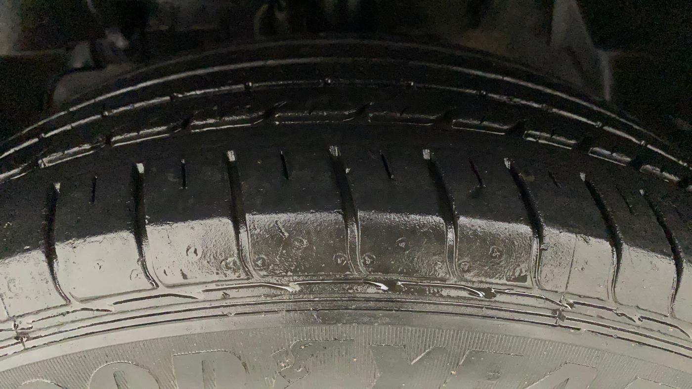 2018 Tata NEXON XE PETROL, Petrol, Manual, 17,747 km, Left Front Tyre Tread