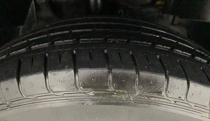 2018 Tata NEXON XE PETROL, Petrol, Manual, 17,747 km, Right Front Tyre Tread