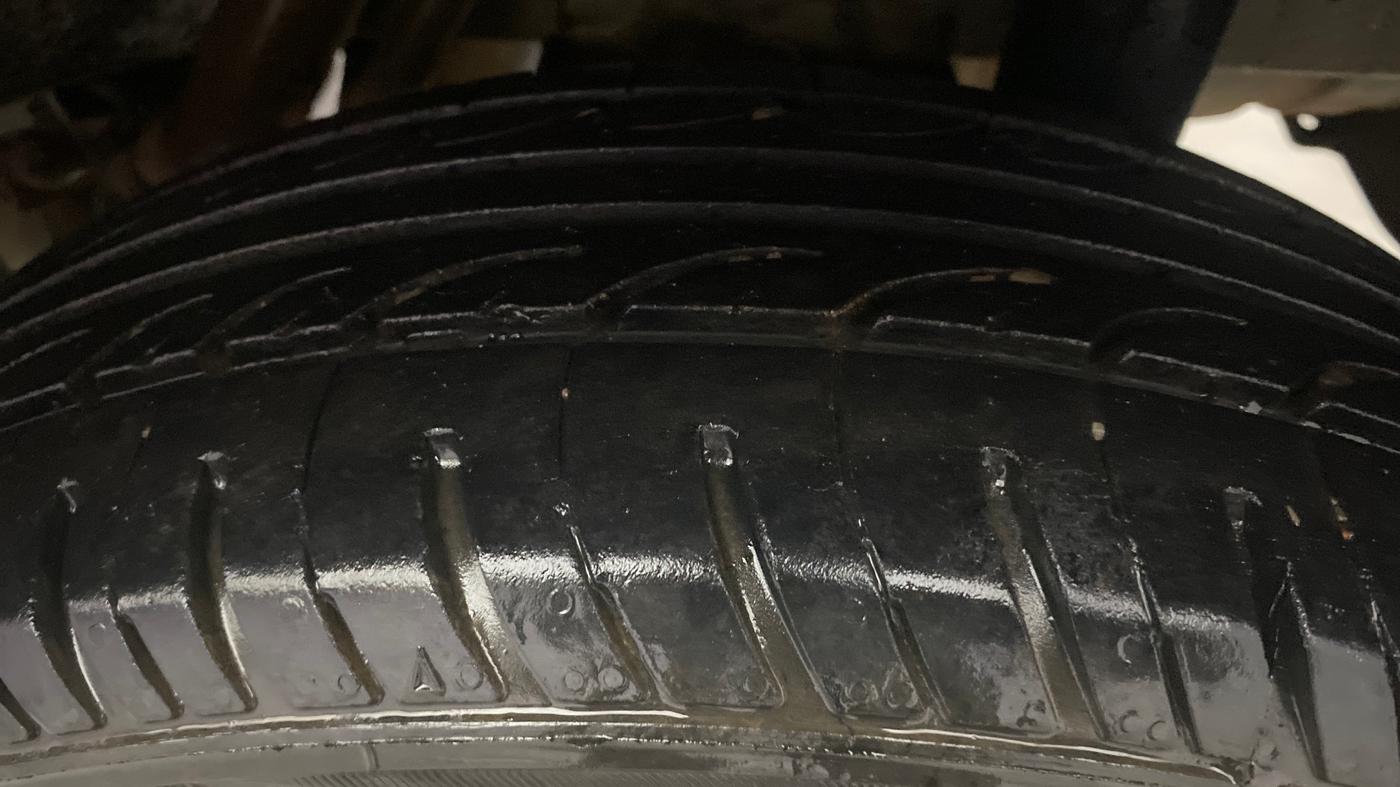 2016 Mahindra Kuv100 K4 6 STR, Petrol, Manual, 95,396 km, Left Rear Tyre Tread