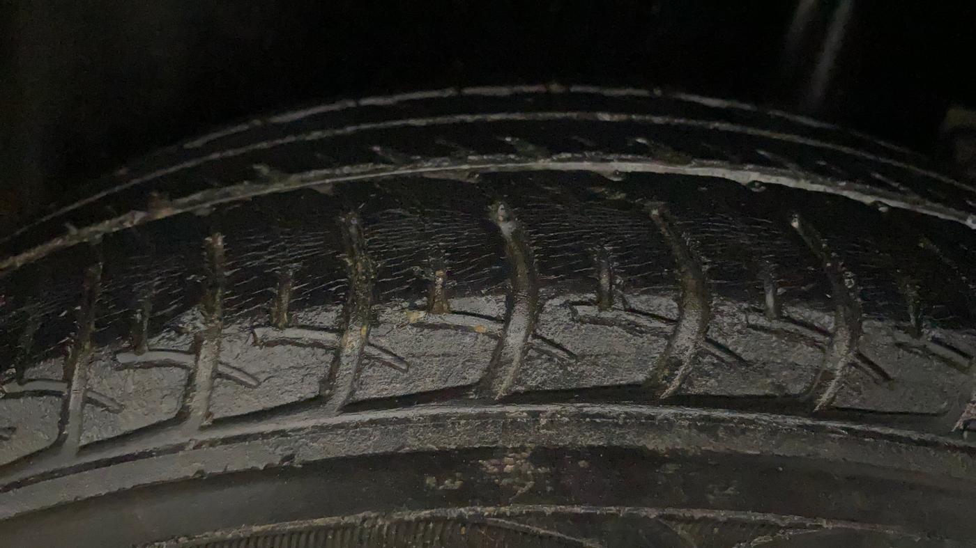2014 Maruti Swift VXI, Petrol, Manual, 43,849 km, Left Rear Tyre Tread