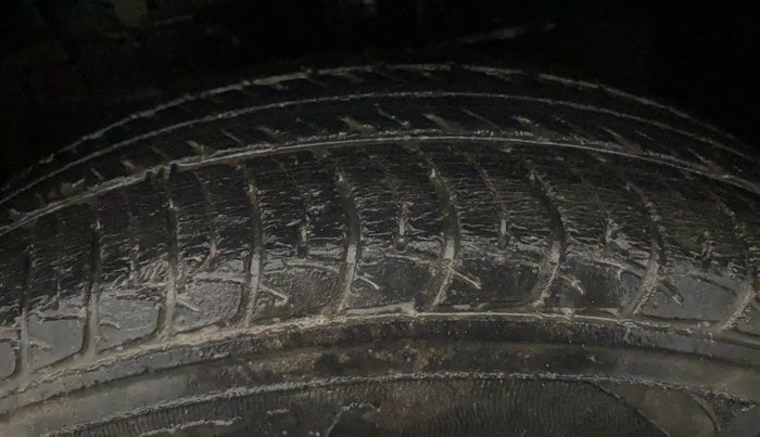 2014 Maruti Swift VXI, Petrol, Manual, 43,849 km, Left Front Tyre Tread