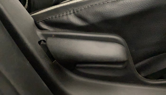 2014 Maruti Swift VXI, Petrol, Manual, 43,849 km, Driver Side Adjustment Panel