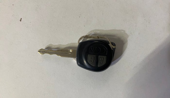 2014 Maruti Swift VXI, Petrol, Manual, 43,849 km, Key Close Up