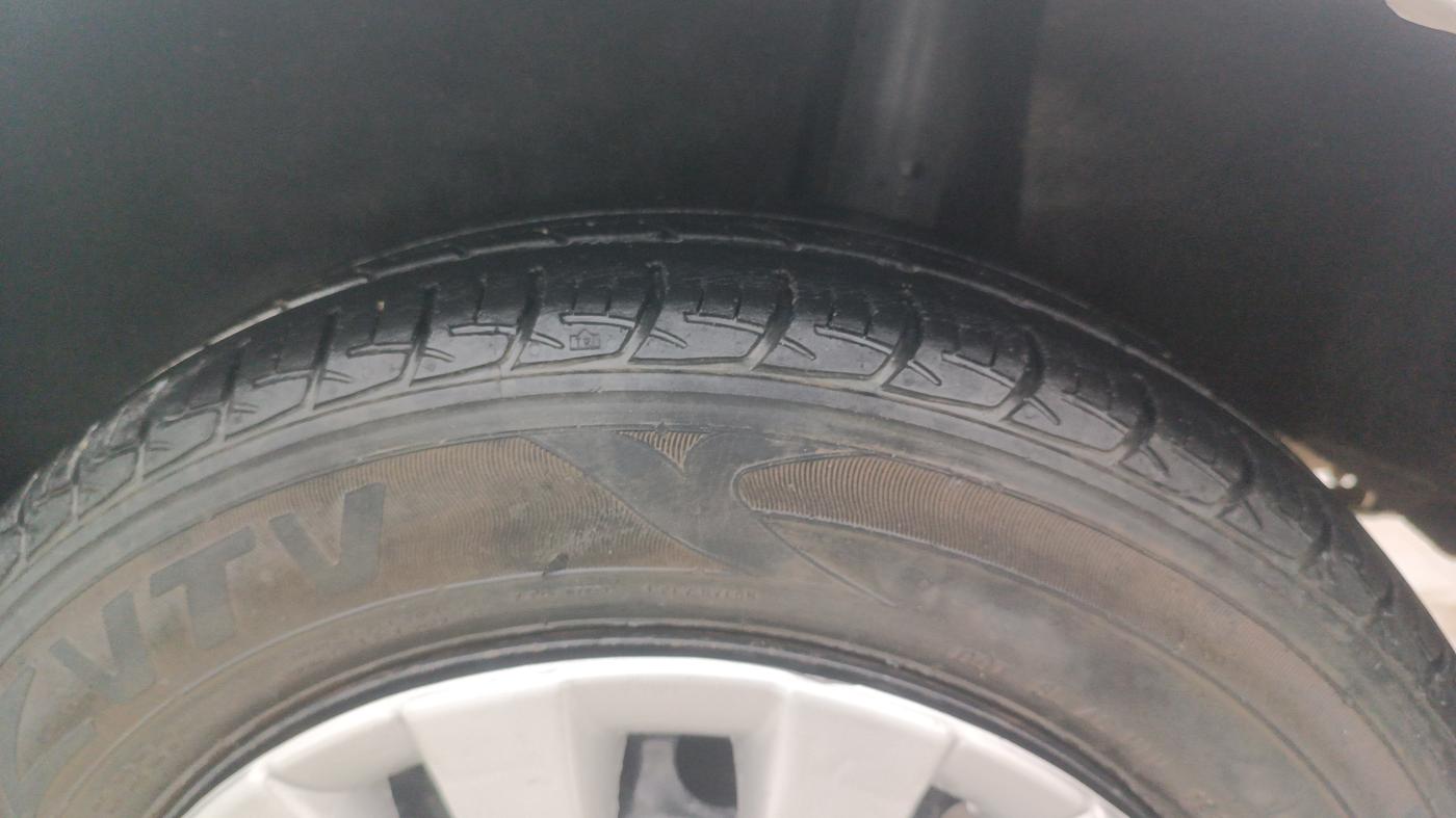 2017 Maruti Baleno DELTA PETROL 1.2, Petrol, Manual, 29,586 km, Left Rear Tyre Tread