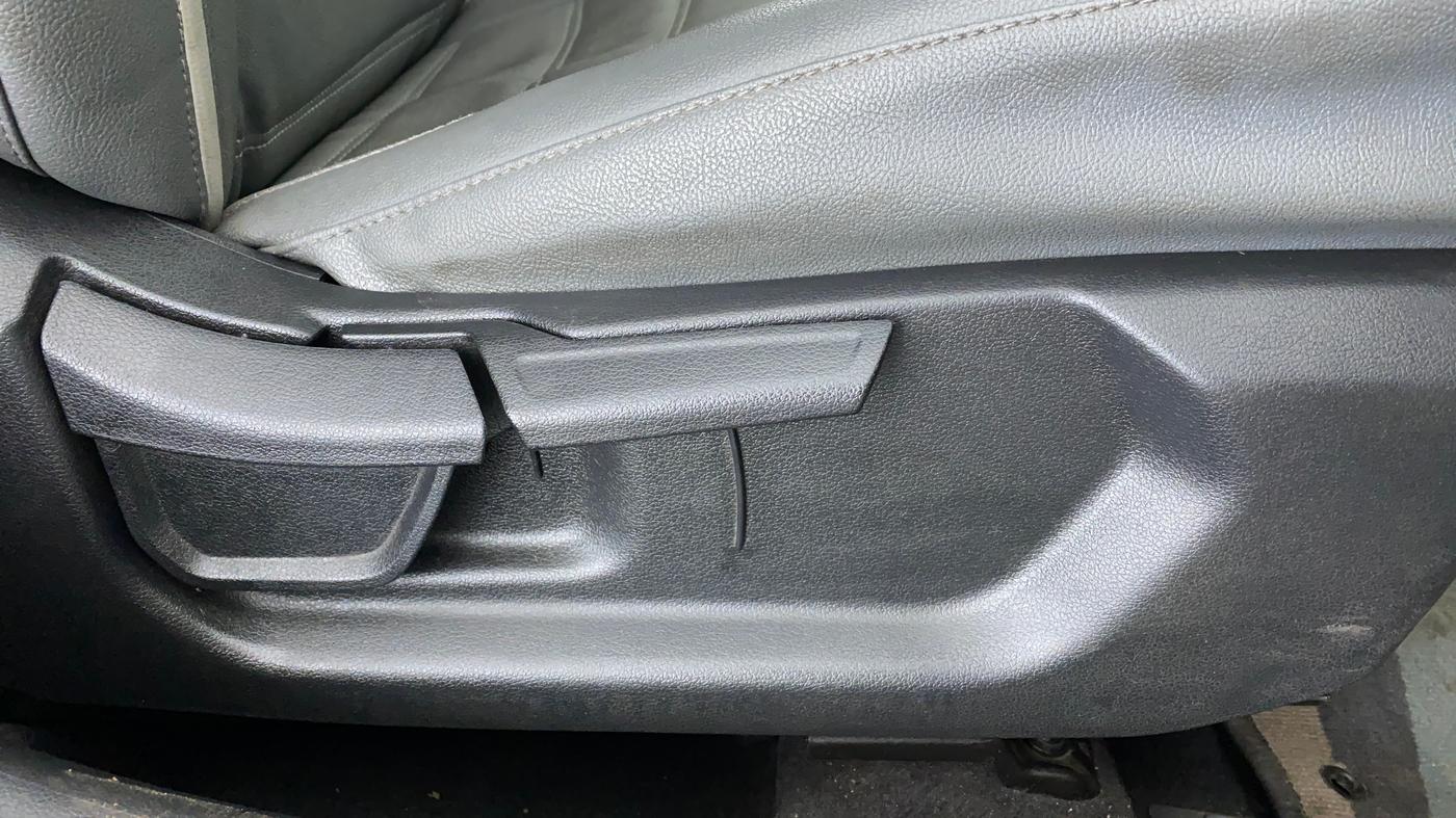 2021 Hyundai NEW I20 SPORTZ 1.5 MT, Diesel, Manual, 90,716 km, Driver Side Adjustment Panel