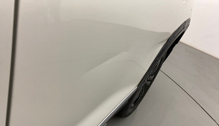 2019 Maruti Vitara Brezza ZDI PLUS AMT, Diesel, Automatic, 72,577 km, Rear left door - Slightly dented
