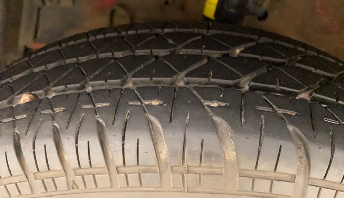 2012 Maruti Swift VDI, Diesel, Manual, 1,39,759 km, Left Front Tyre Tread