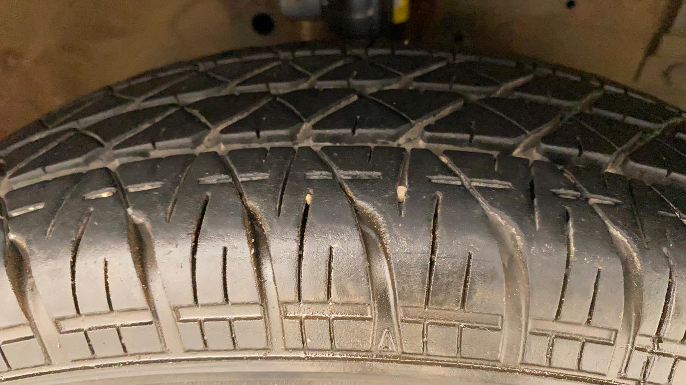 2012 Maruti Swift VDI, Diesel, Manual, 1,39,759 km, Right Front Tyre Tread